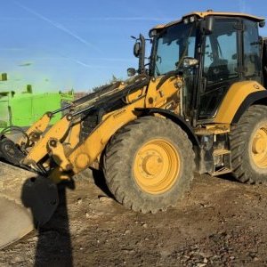 foto CAT 444 F2 platniczki 4lyzki koparko-ladowarka